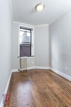 326 E 35th St, Unit 62 in New York, NY - Building Photo - Building Photo