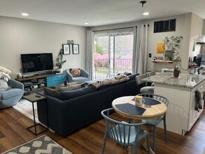 317 Homeland Southway, Unit 3A in Baltimore, MD - Building Photo - Building Photo
