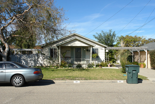 11067-11071 Aster St in Ventura, CA - Building Photo - Building Photo