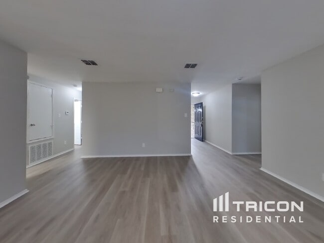 1405 Englewood Dr in Royse City, TX - Foto de edificio - Building Photo