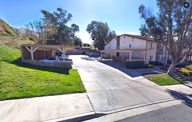 240 E Graham Ave, Unit 12 in Lake Elsinore, CA - Building Photo - Building Photo