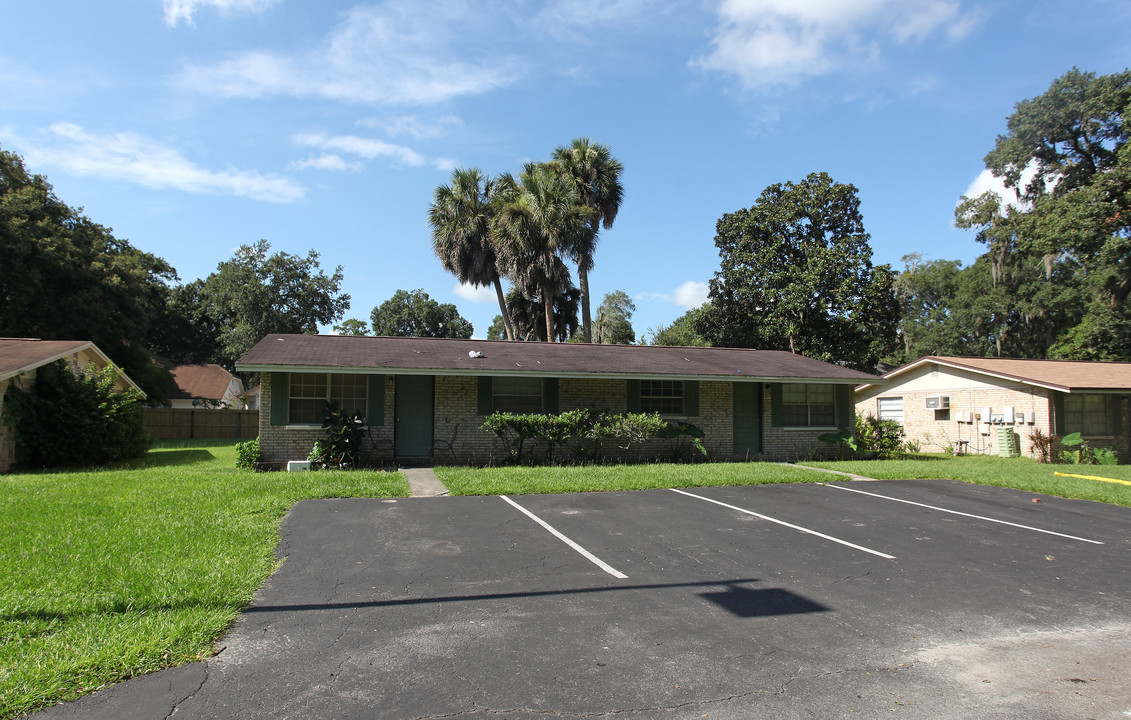 Spring Tree Apartments in Tampa, FL - Building Photo