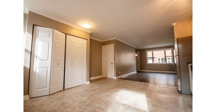 387 E 42nd St in Hamilton, ON - Building Photo - Building Photo