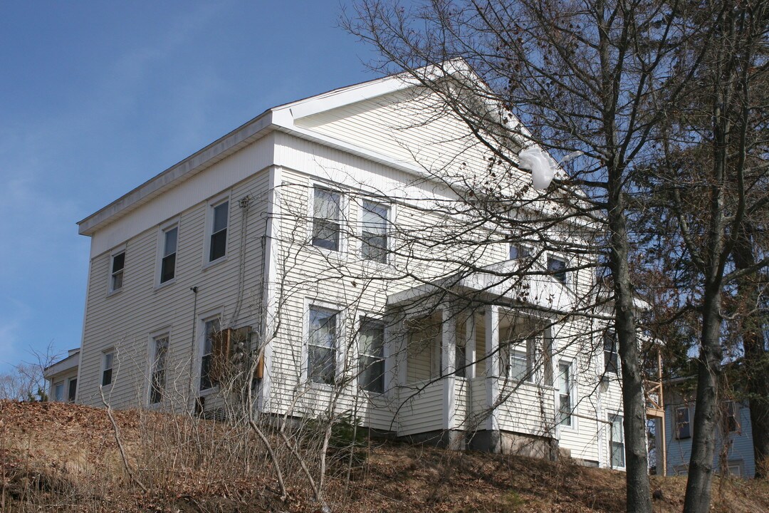 480 Hartford Pike in Dayville, CT - Foto de edificio
