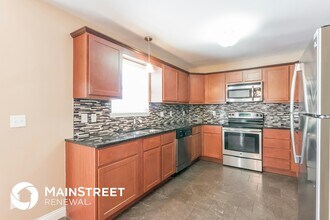 348 Behlmann Meadows Way in Florissant, MO - Building Photo - Building Photo