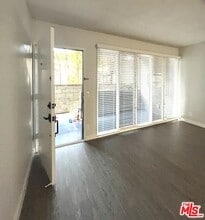 1037 Lincoln Blvd in Santa Monica, CA - Building Photo - Building Photo