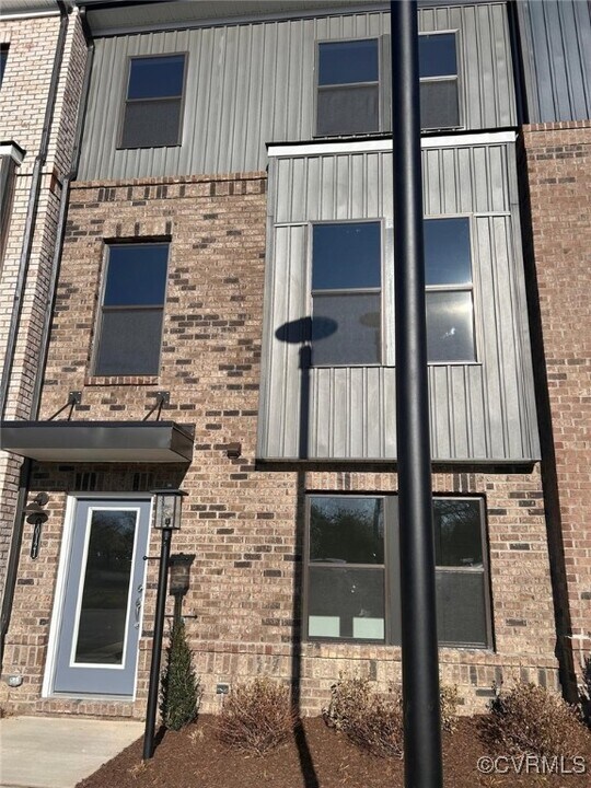 10121 Blue Wing Ln in Glen Allen, VA - Building Photo