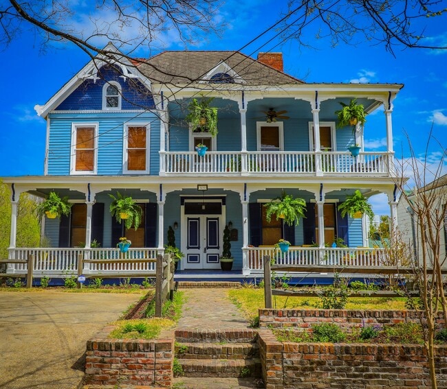 1219 Adams St, Unit The Beverly Carol-Suite A in Vicksburg, MS - Building Photo - Building Photo