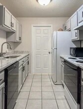 648 Friars Ln, Unit 2 in Florence, KY - Foto de edificio - Building Photo