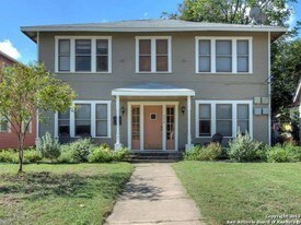 806 E Ashby Pl, Unit 1 in San Antonio, TX - Building Photo