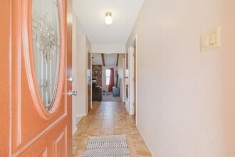 3 Bedroom 2 Bath Home in Alamogordo, NM - Building Photo - Building Photo