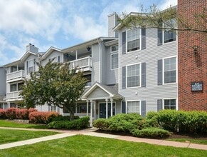 The Village at Wethersfield in Wethersfield, CT - Building Photo - Building Photo