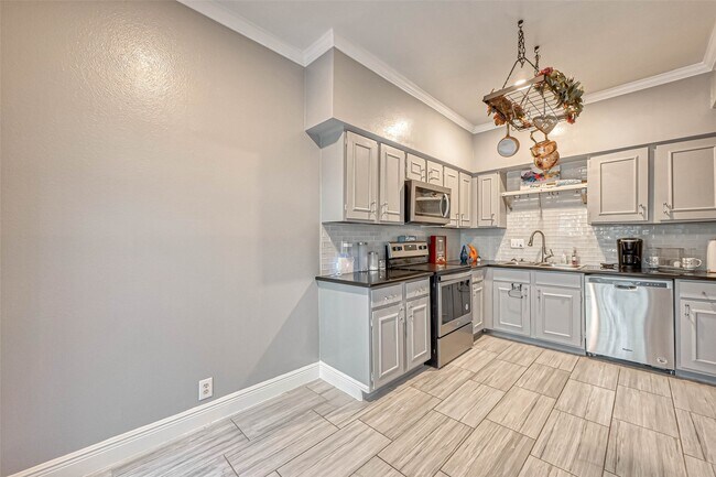 property at 11733 Lakeside Pl Dr