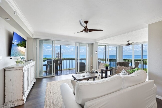 property at 5501 Heron Point Dr