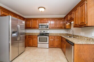 102 Vera Jean Ct in Smyrna, TN - Foto de edificio - Building Photo