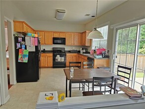 384 Friars Head Dr NE in Suwanee, GA - Building Photo - Building Photo