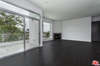 1945 Overland Ave in Los Angeles, CA - Building Photo - Building Photo