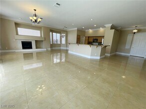 231 Cliff Valley Dr in Las Vegas, NV - Building Photo - Building Photo