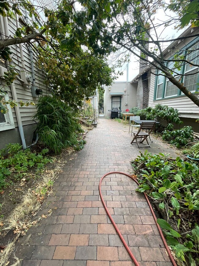 6311 Roosevelt Way NE, Unit 6321A in Seattle, WA - Building Photo - Building Photo