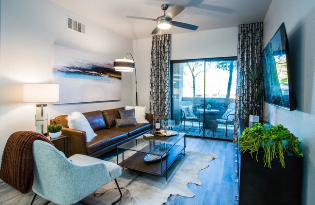Colton Apartments in Henderson, NV - Building Photo - Building Photo