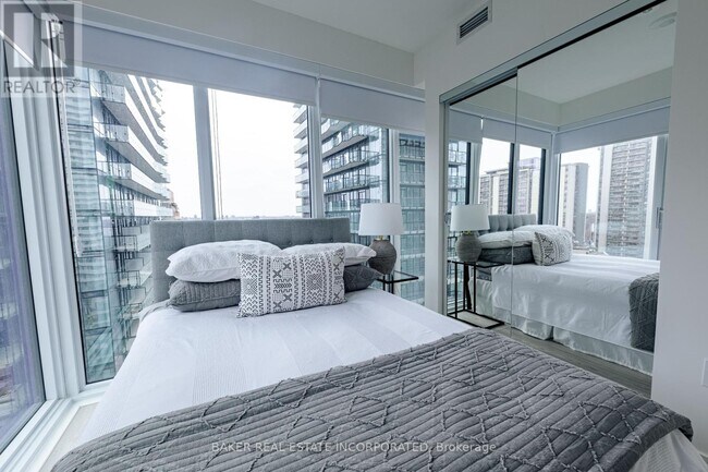 223-2223 Redpath Ave in Toronto, ON - Building Photo - Building Photo
