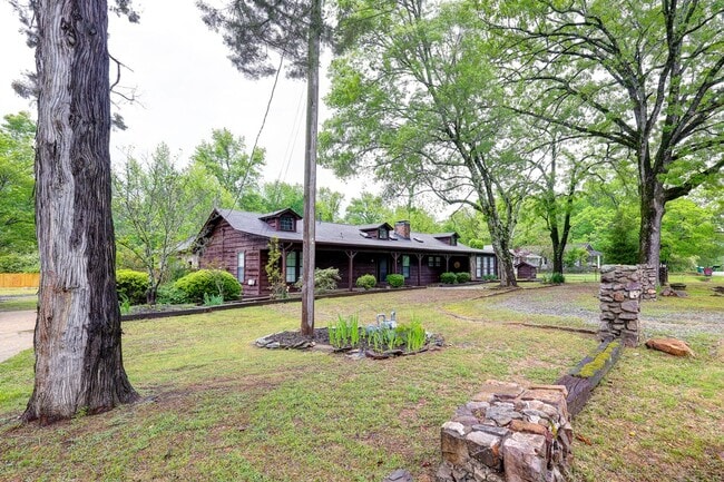 19000 Kanis Rd in Little Rock, AR - Building Photo - Building Photo