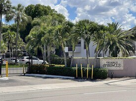 9944 NW 41st St in Doral, FL - Building Photo