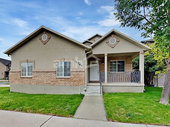 property at 10766 N Cypress