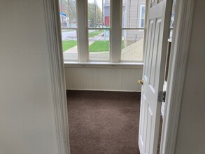 3300 N Main St-Unit -1 in Sandy Lake, PA - Foto de edificio - Building Photo