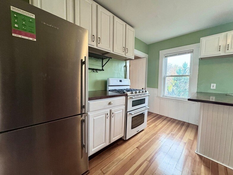 47 1/2 Jamaica St, Unit 2 in Boston, MA - Building Photo