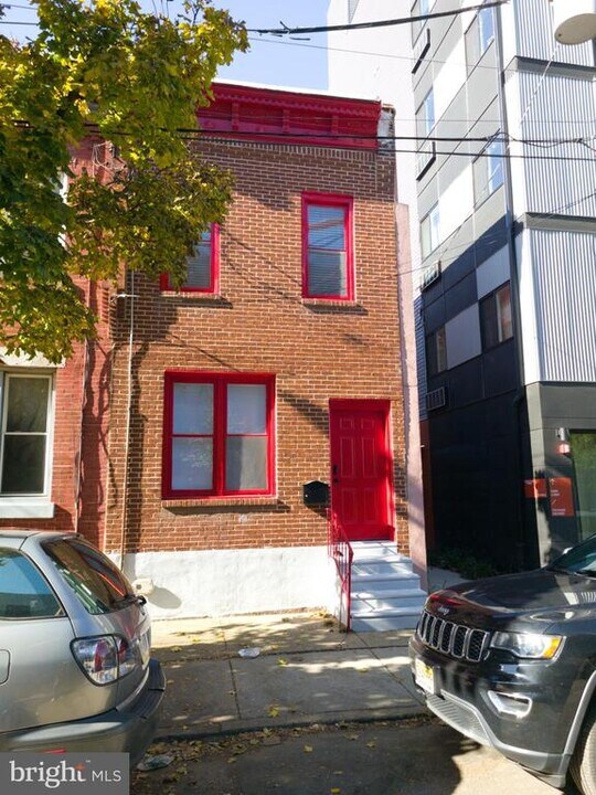 1558 N Randolph St in Philadelphia, PA - Building Photo