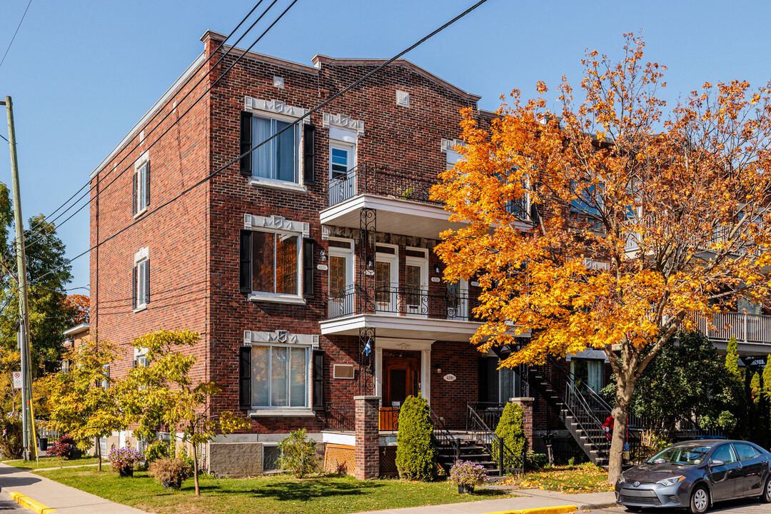 4281 Bannantyne Rue in Verdun, QC - Building Photo