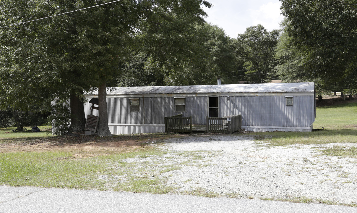 Oakwood Park in Simpsonville, SC - Building Photo