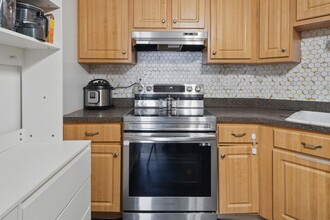 1508 Harmon Cove Tower in Secaucus, NJ - Building Photo - Building Photo
