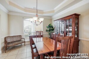 18211 Branson Falls in San Antonio, TX - Foto de edificio - Building Photo