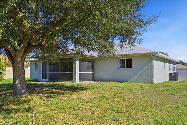 826 SE 5th Ct in Cape Coral, FL - Building Photo - Building Photo