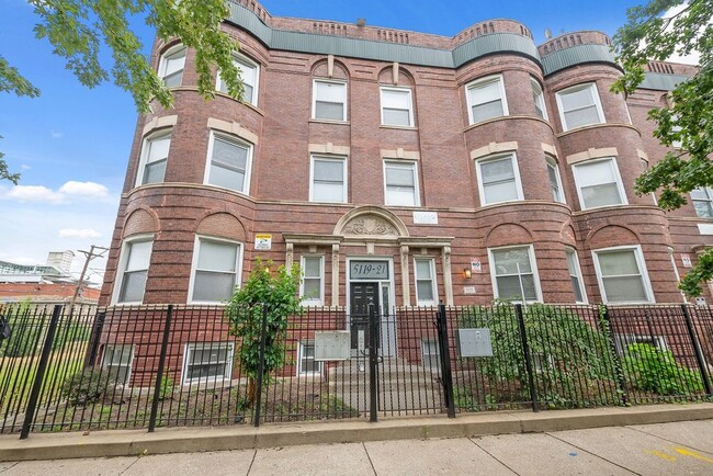 5119 S Prairie Ave in Chicago, IL - Building Photo - Building Photo