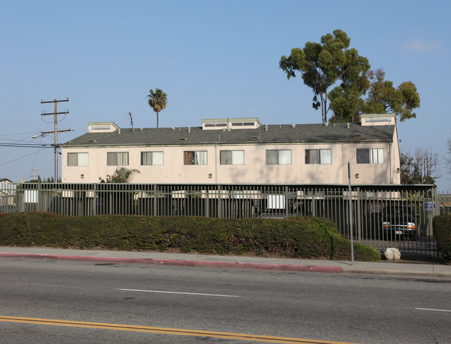 Whitfield Manor in Compton, CA - Building Photo - Building Photo