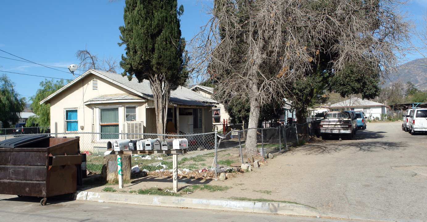 1974-1980 Mesa St in San Bernardino, CA - Foto de edificio