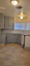 2431 Chester Ln in Bakersfield, CA - Building Photo - Building Photo