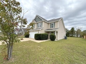 2016 Sir Michael Dr in Hope Mills, NC - Building Photo - Building Photo