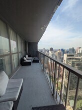 10 E Ontario, Unit 3210 in Chicago, IL - Foto de edificio - Building Photo