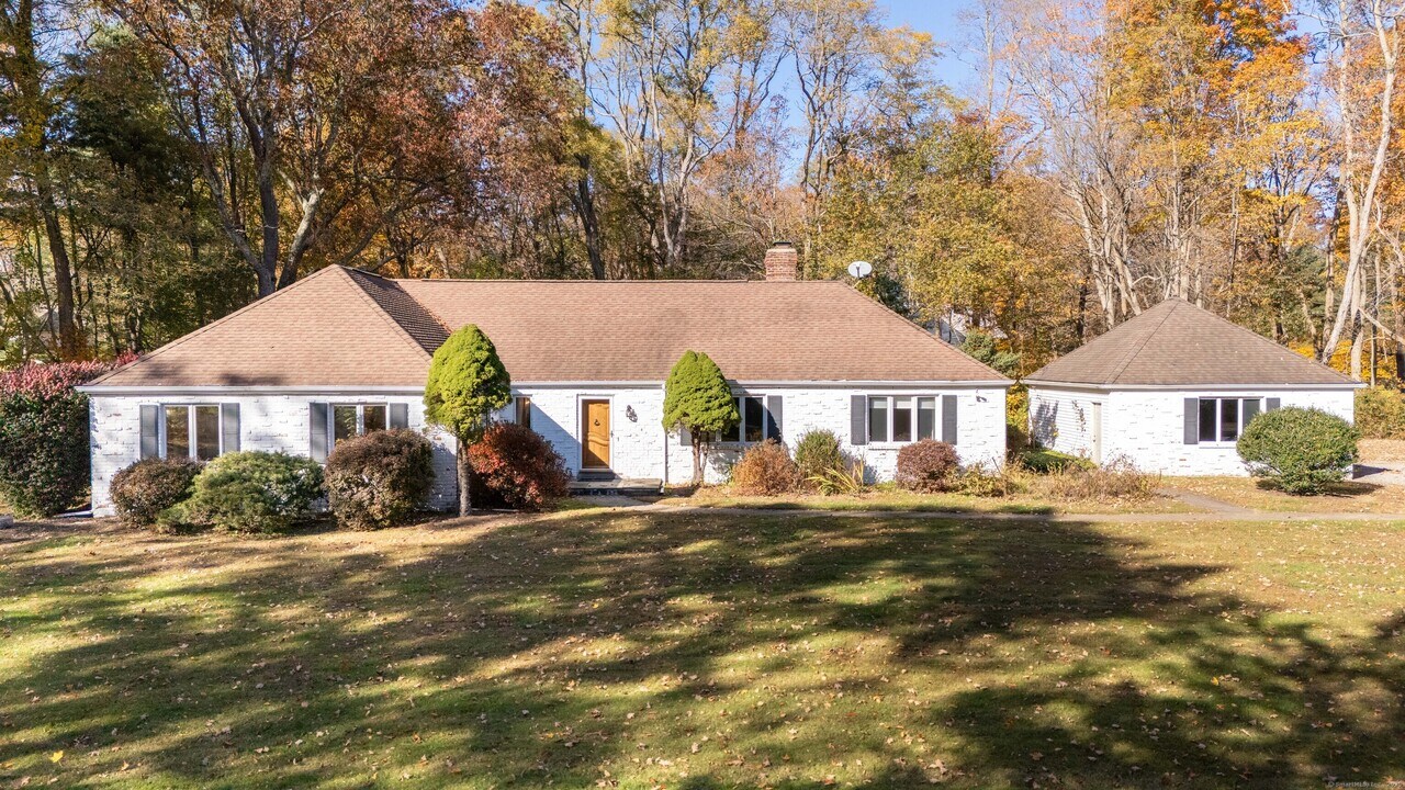 123 Cove Rd in Lyme, CT - Building Photo