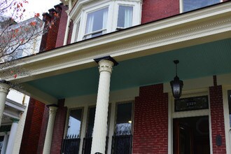 2329 W Grace St in Richmond, VA - Foto de edificio - Building Photo