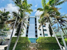 1025 Alton Rd, Unit 502 in Miami Beach, FL - Building Photo