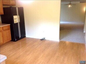 3 Hirschklau Lane-Unit -Ground Floor in Fair Lawn, NJ - Building Photo - Building Photo