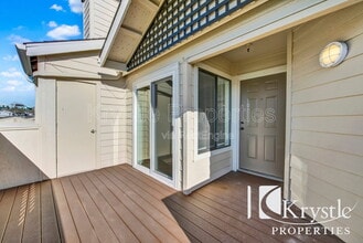 1201 Glen Cove Pkwy, Unit Apt 1407 in Vallejo, CA - Foto de edificio - Building Photo