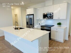 897 Plum Tree Ave in Clovis, CA - Building Photo - Building Photo