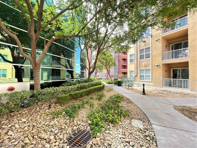 26 E Serene Ave in Las Vegas, NV - Building Photo - Building Photo