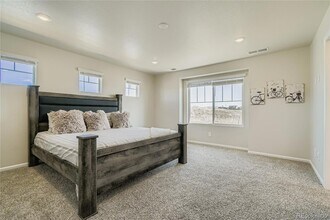 8870 Sedalia St in Commerce City, CO - Foto de edificio - Building Photo